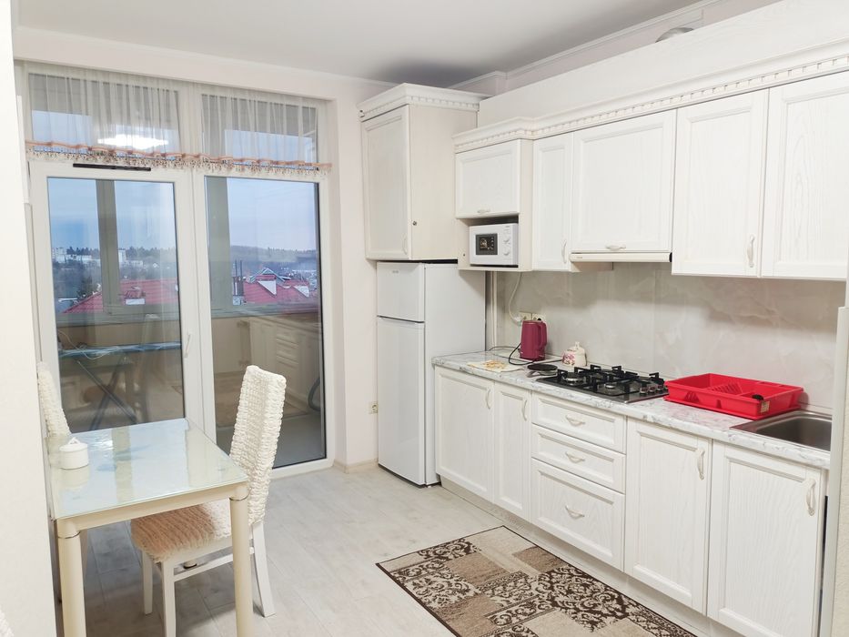 Шикарні апартаменти в центрі по  С.Бандери 23. Вільно