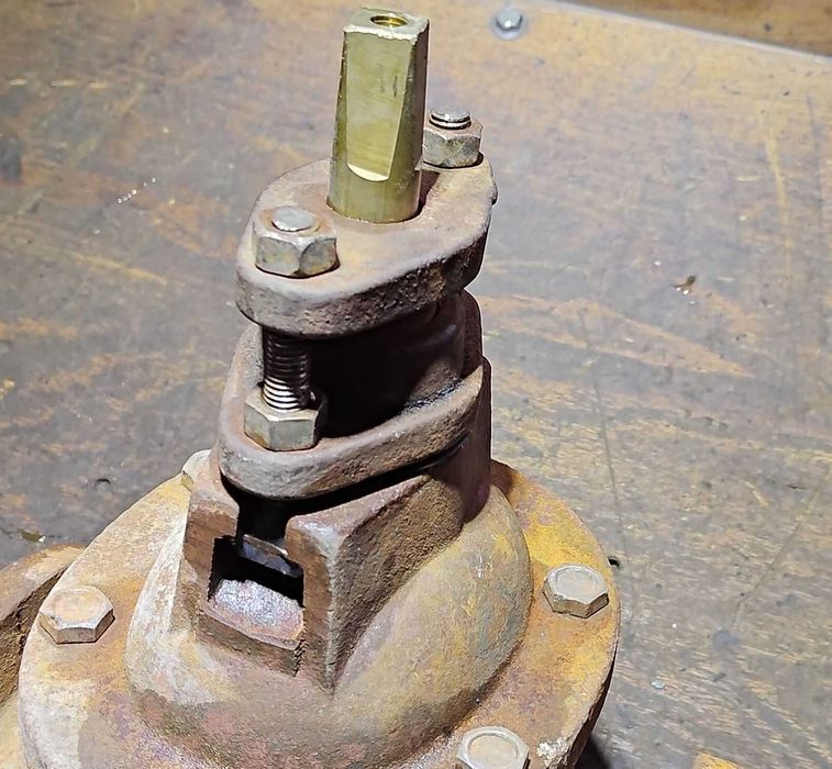 Zasuwa żeliwna zawór PN10 DN80 ZL200