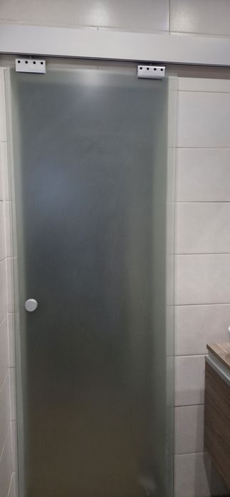 Porta de correr em vidro fosco