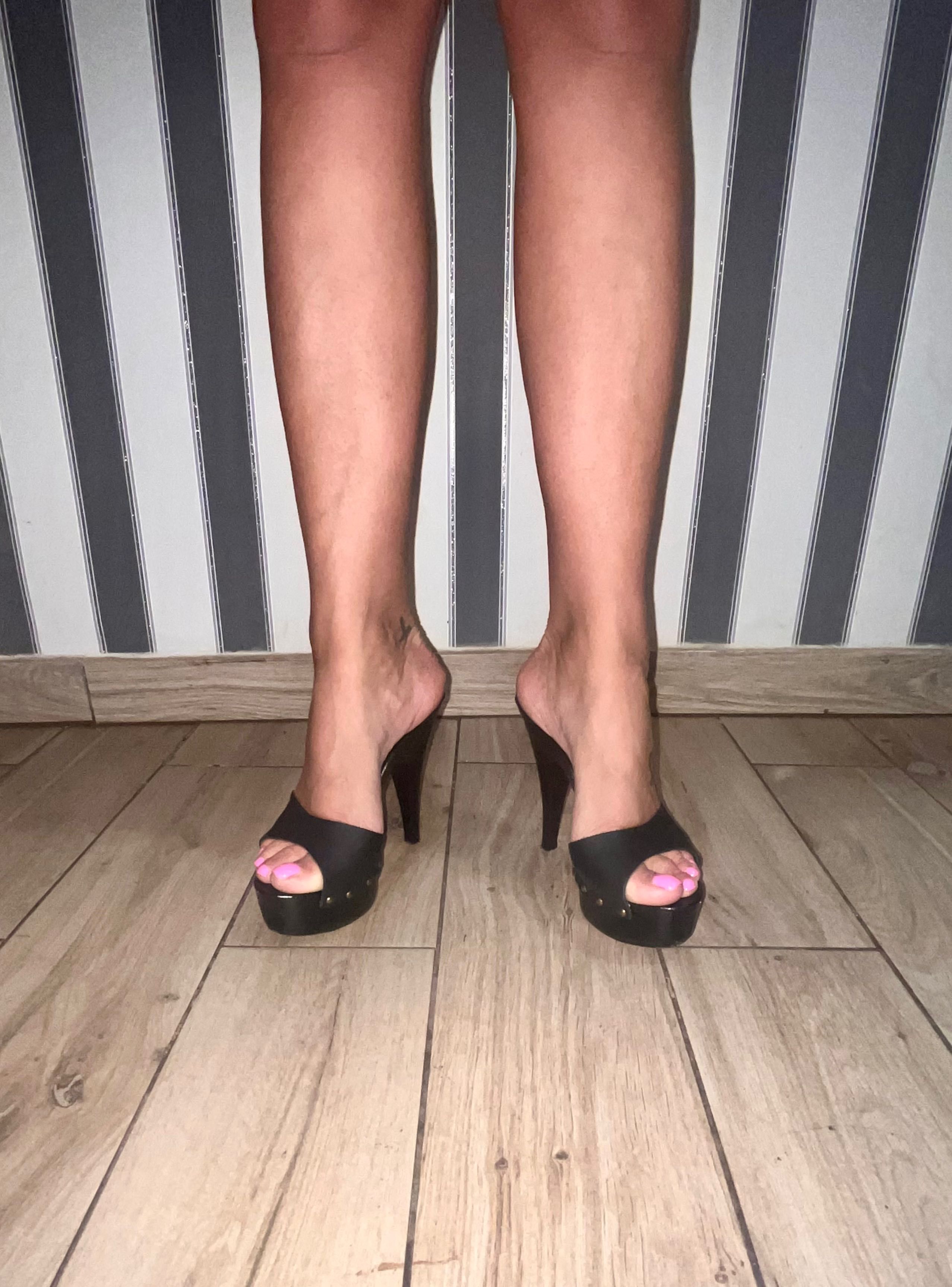 Sexy ręcznie robione Włoskie klapki buty 39 czarny mat Boho trepy