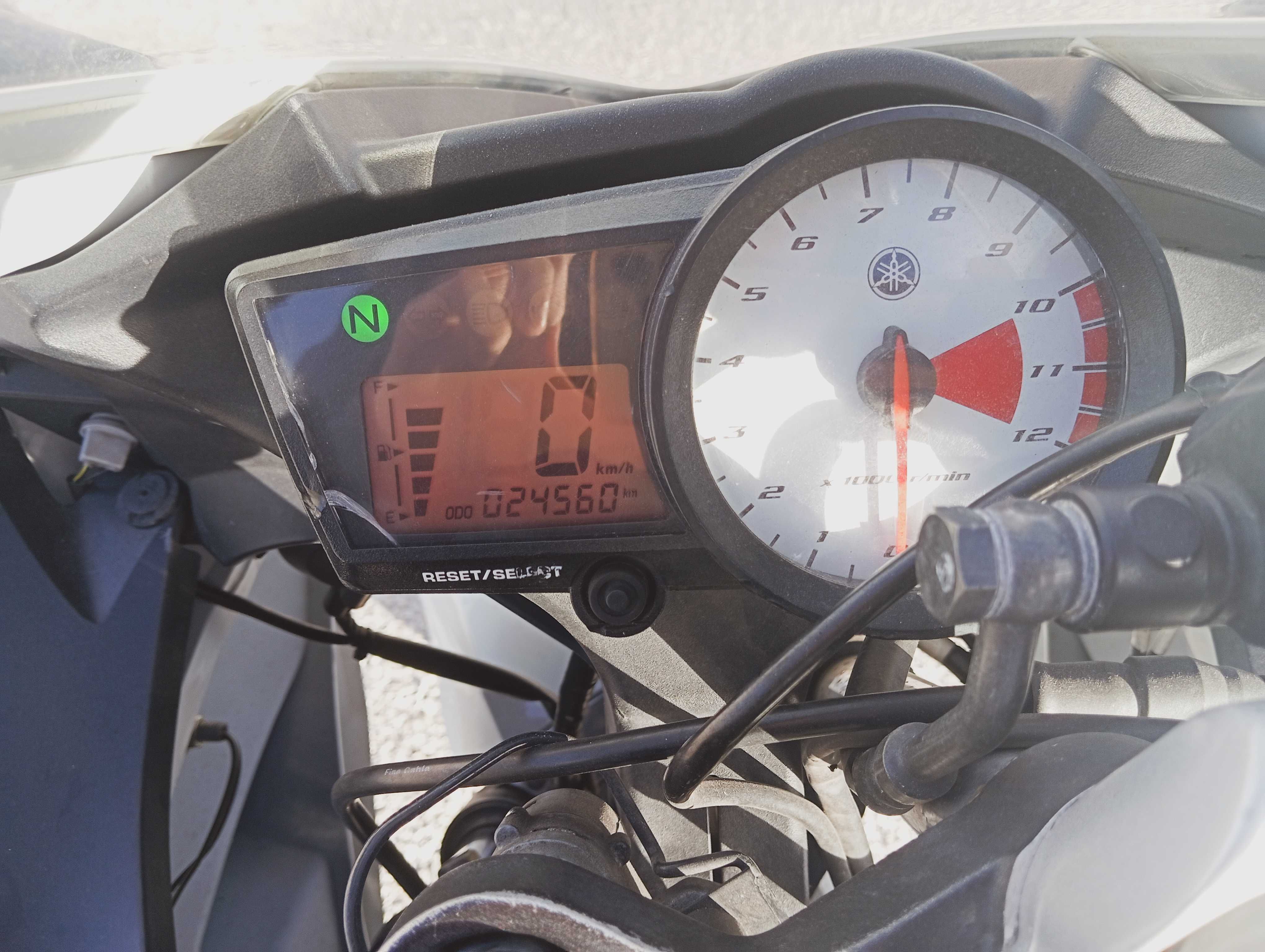Yamaha YZF R125 White Version