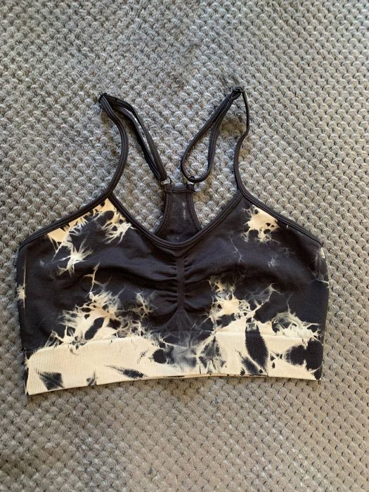 Спортивный топ у розмірі С-М