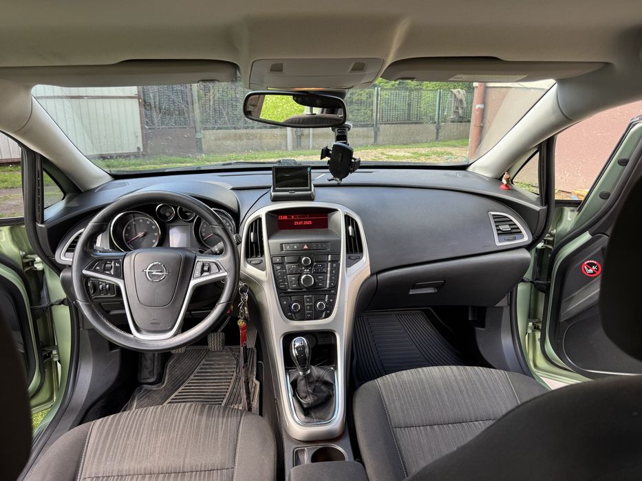 Opel Astra J (IV) 2010r. 1.6 115km
