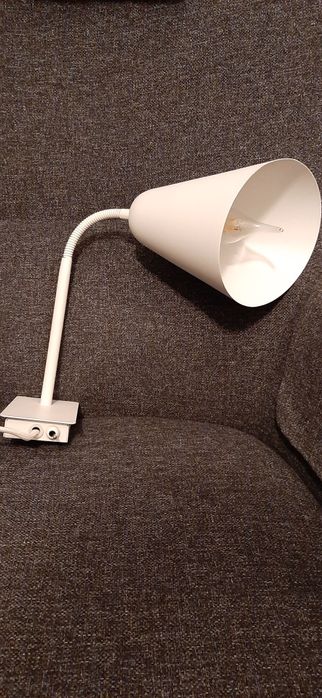 Biała lampka nocna kinkiet Ikea