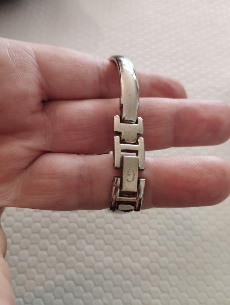 Relógio Gucci para pulso fino