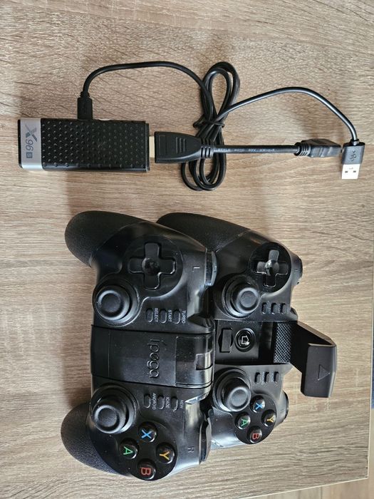 Ігрова TV приставка x96s 4/32Gb +sd 128Gb, та два геймпади Ipega 9076