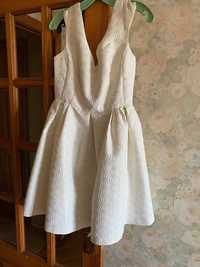 Біла коротка сукня