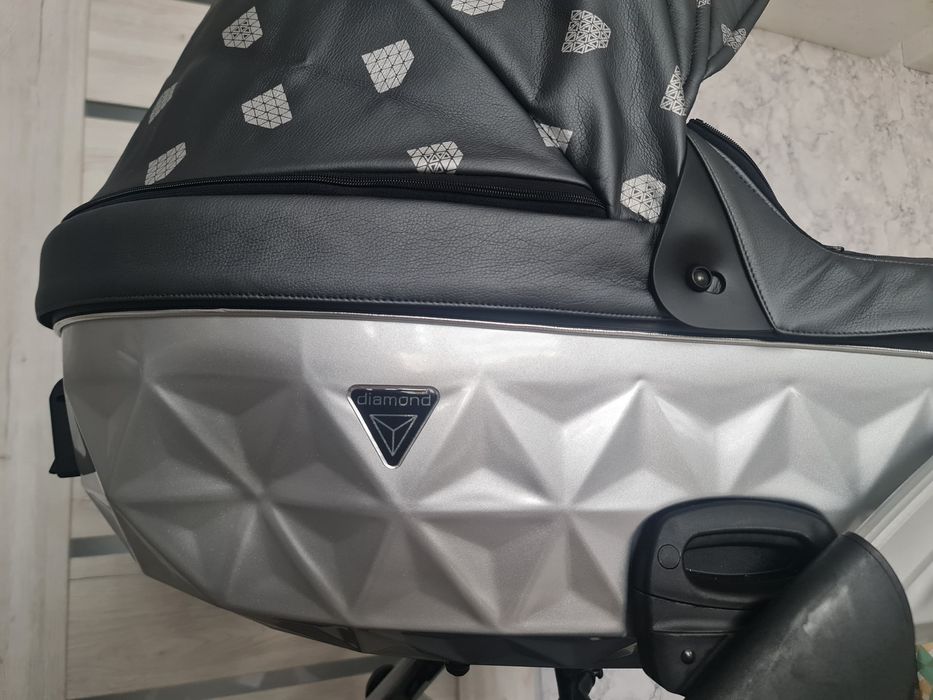 Wózek spacerowy plus gondola Junama diamond silver