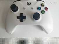 Xbox One S 1TB (czysty, wymieniona pasta) + kontroler + 5 gier