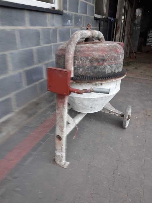 Betoniarka 200 l 3 fazy jak nowa