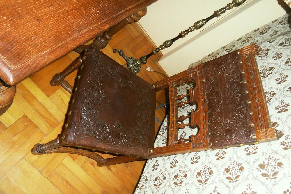 Stylowy zabytkowy dębowy stół i krzesła do salonu gabinetu Kraków