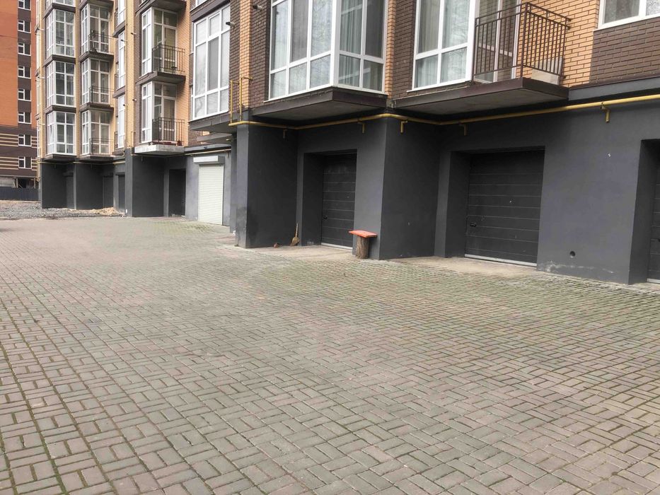 Продам гараж і новому житловому комплексі!