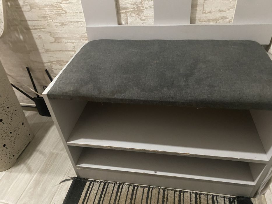 Вішалка коридорна