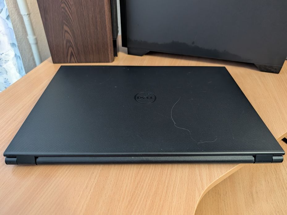 Тонкий ноутбук DELL 15.6' (GF820 2Gb)