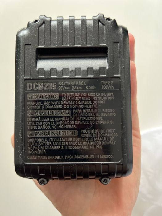 Акумулятор, батарея DeWalt dcb205 5ah
