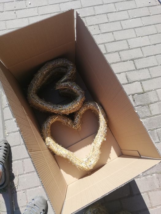 Serce ze słomy, serca słomiane, serce na drucie