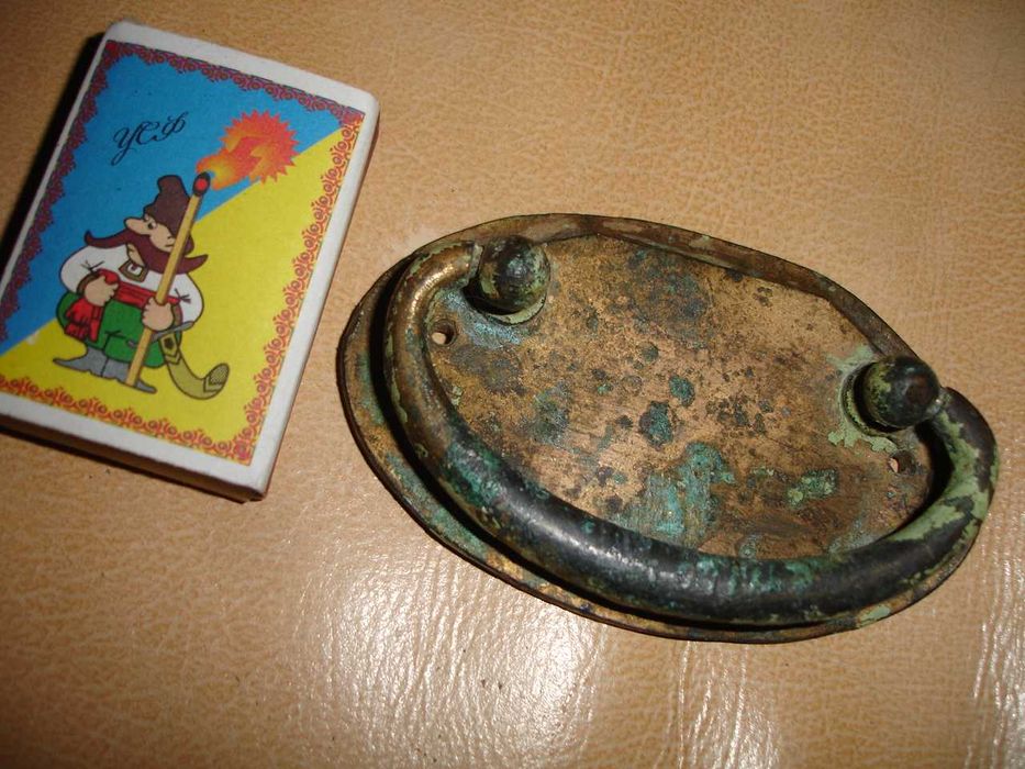 Комод/шафа - ретро-РУЧКА металева 90 х 55 мм. ВІНТАЖ.