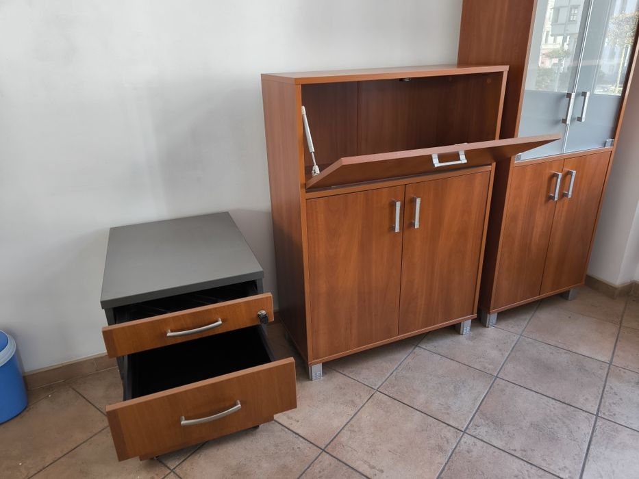 Meble. Komplet za 180 zł !!! Zestaw mebli witryna, komoda, szafka.