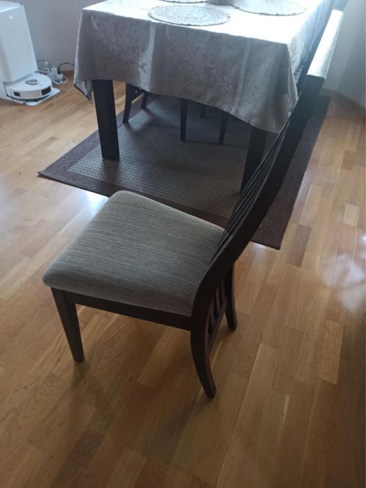 Zestaw stół i krzesła