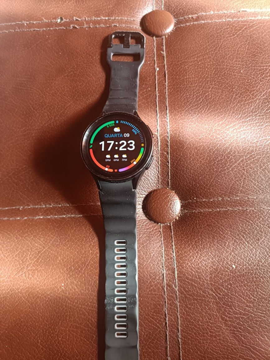 Samsung whatch 5 pro Titanium
