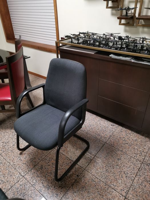 Cadeira de escritório usada