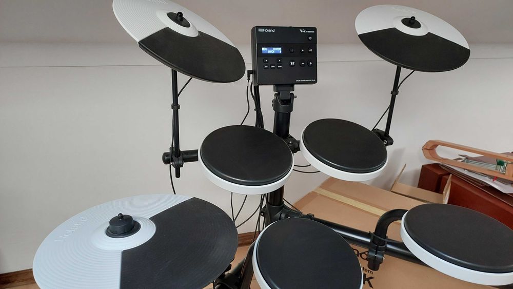Bateria Eletrónica Roland TD-02K + Pad ATV 13" + Baquetas + Extras