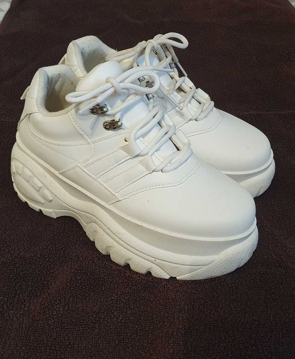 Buty sneakersy białe platforma