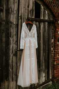 Suknia ślubna w stylu rustykalnym/boho