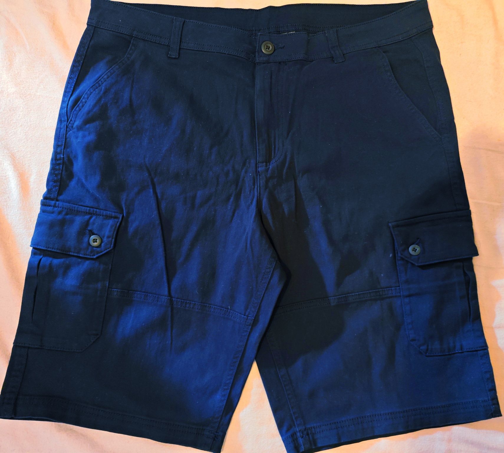 Calções bermudas novas com bolsos laterais em sarja
Xl n 48 n 50
Fabri