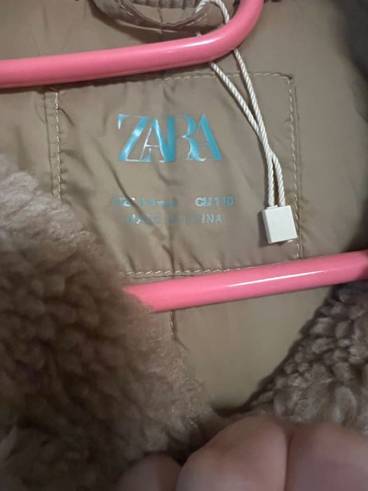 Пальто ,Zara  110 см . Як нове.