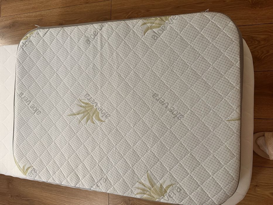 Materac  i wkladka do łóżeczka