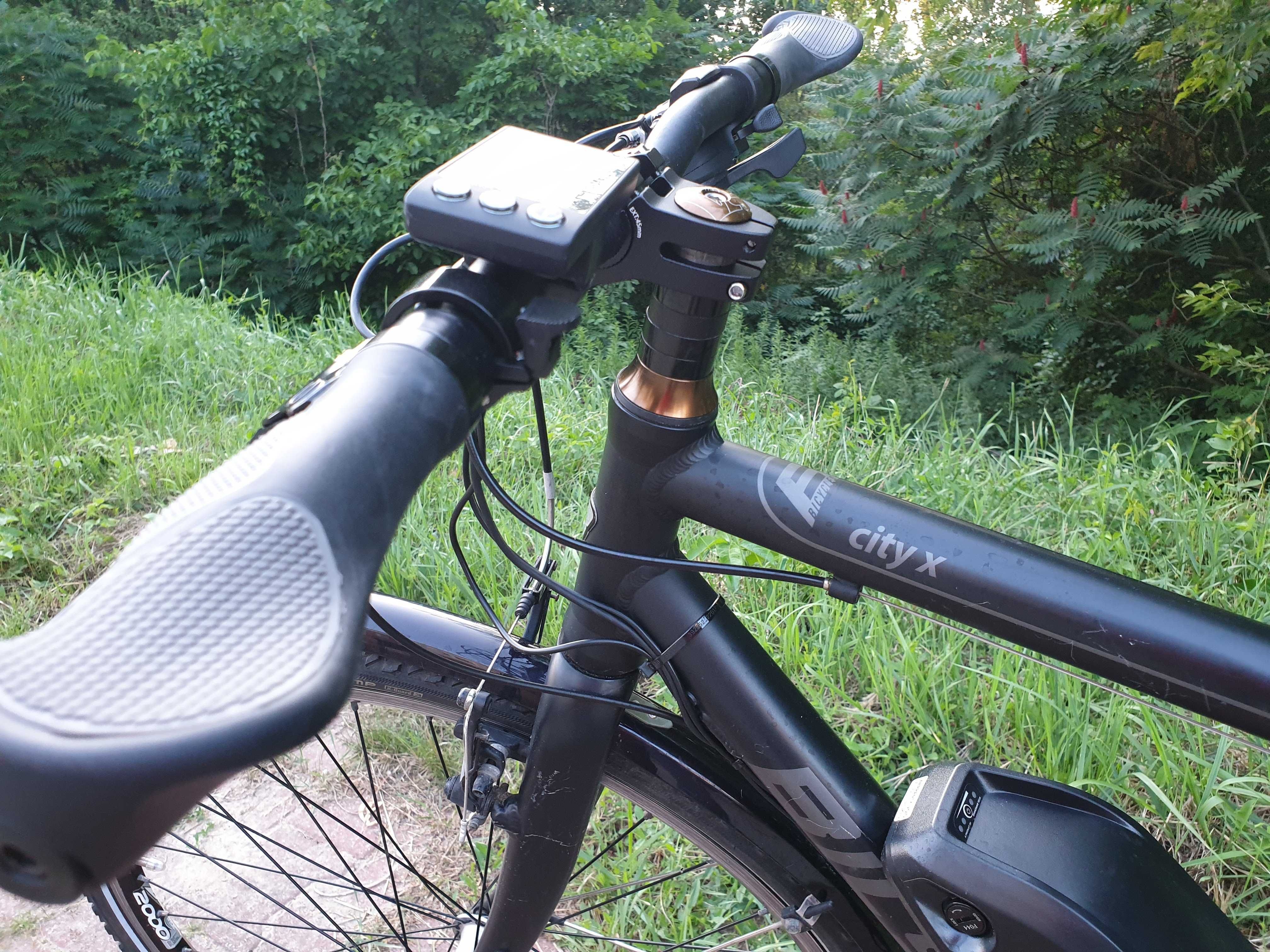Rower Elektryczny 28 cali miejski trekking lekki 250 W