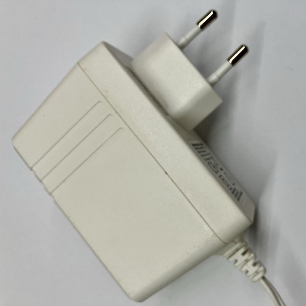 Zasilacz sieciowy 12V - 2.5 A