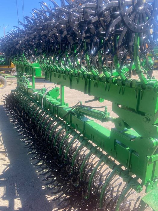 Борона ротаційна John Deere 400  9м.  Гідравлічна В НАЯВНОСТІ