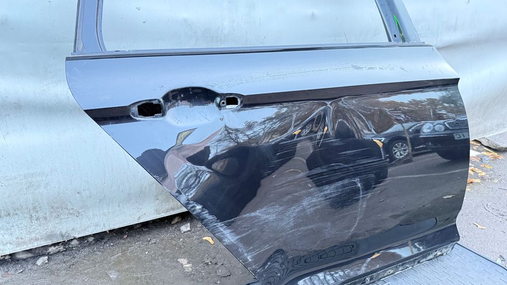 Продам заднюю правую дверь от Volkswagen b8
