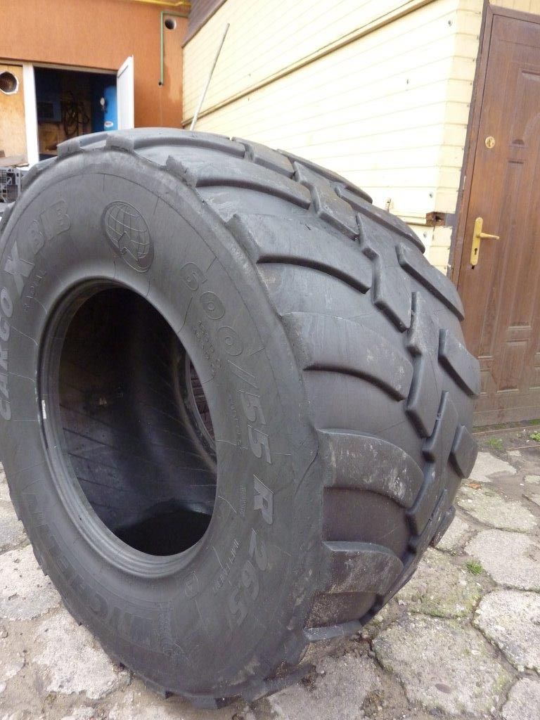 Opona używana przemysłowa 600/55R26.5 MICHELIN CARGO XBIB 1900zł W1446