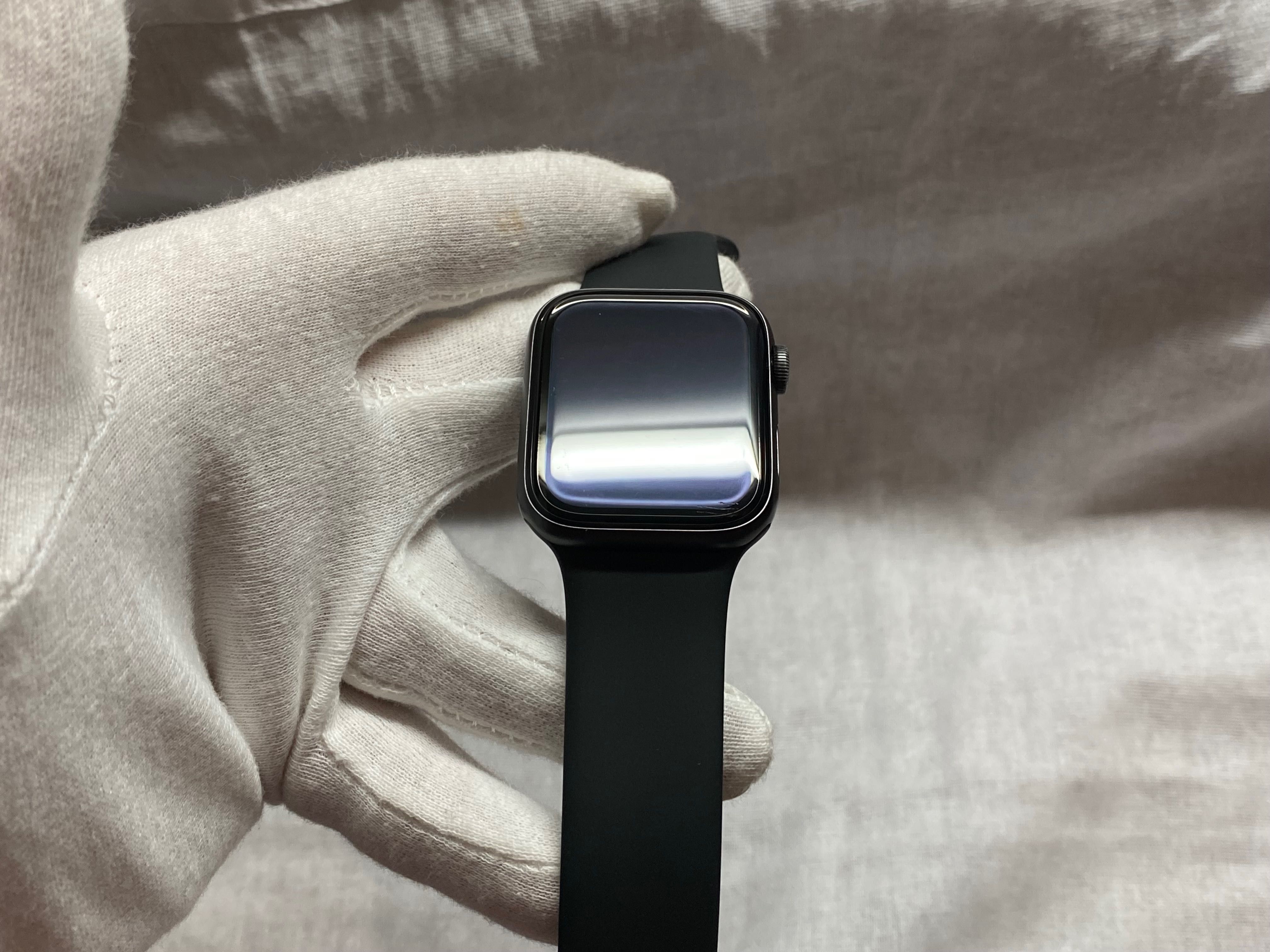 Apple Watch SE 44 mm годинник