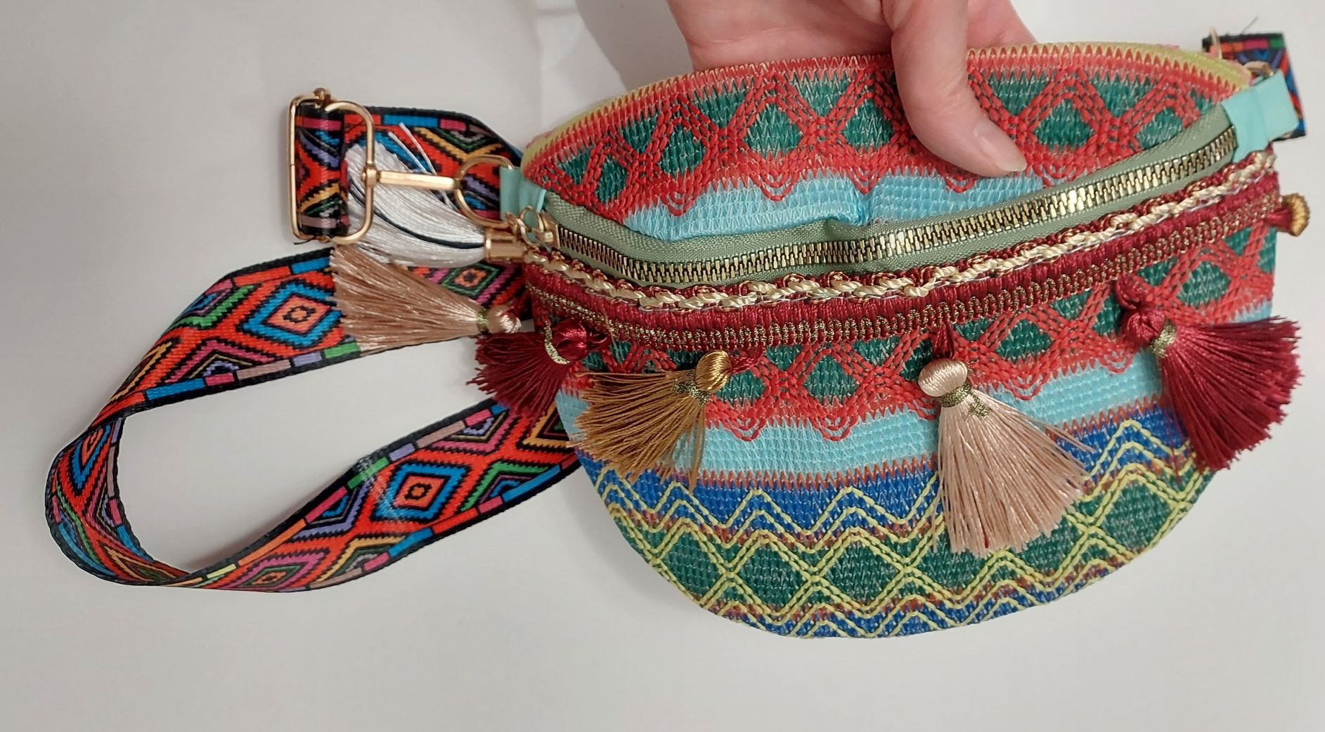 Modna torebka boho z frędzlami