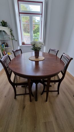 Mesa +  4 cadeiras