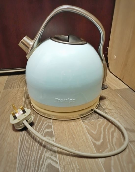 Стильний електричний чайник Prestige моделі 428 б/в
