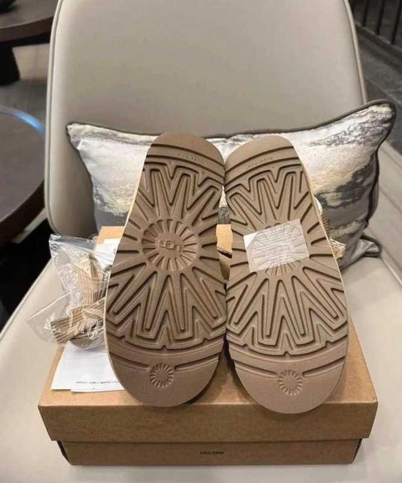 UGG Classic Ultra Boot.38