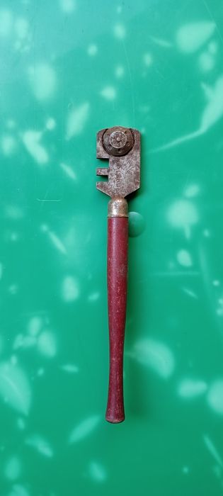 Stary nóż do szkła