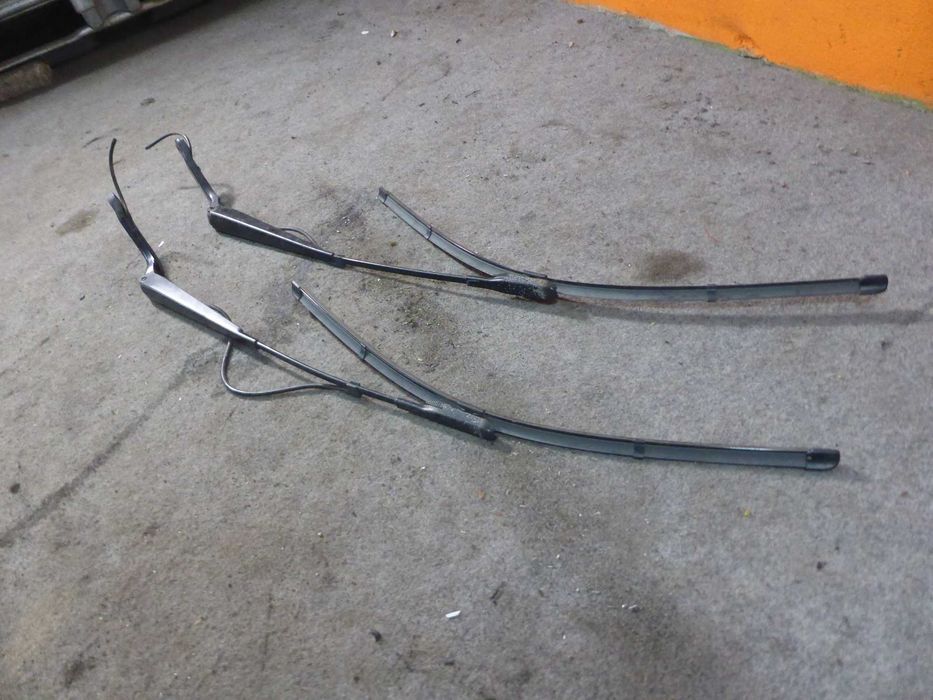 Mercedes Sprinter W906 313 Ramiona Wycieraczek Spryskiwacz Pióra A141