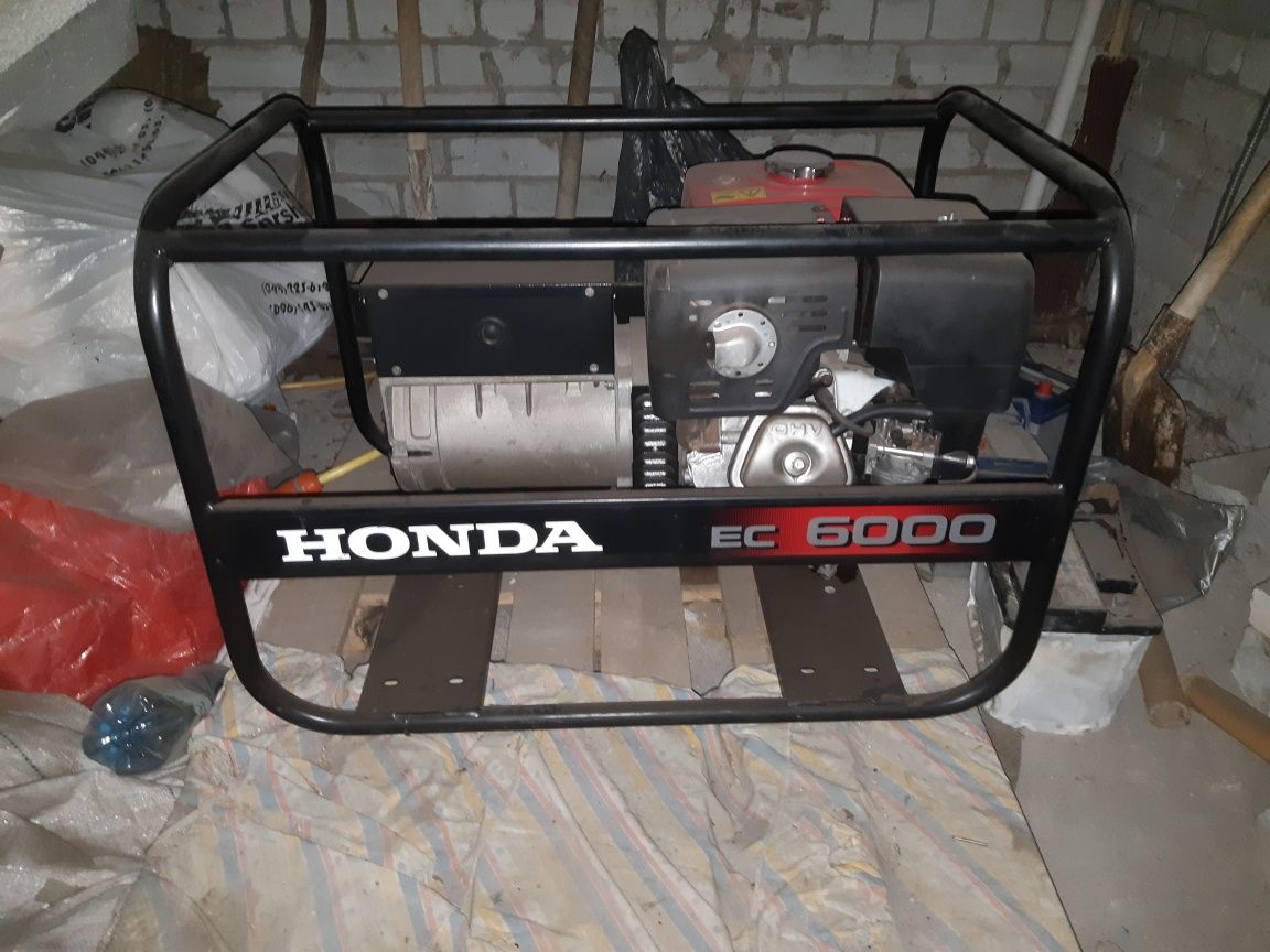 Генератор бензиновий HONDA EC  6000