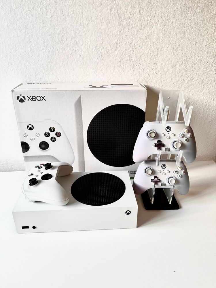 XBOX SERIES S 512GB com 3 controles + headphone original