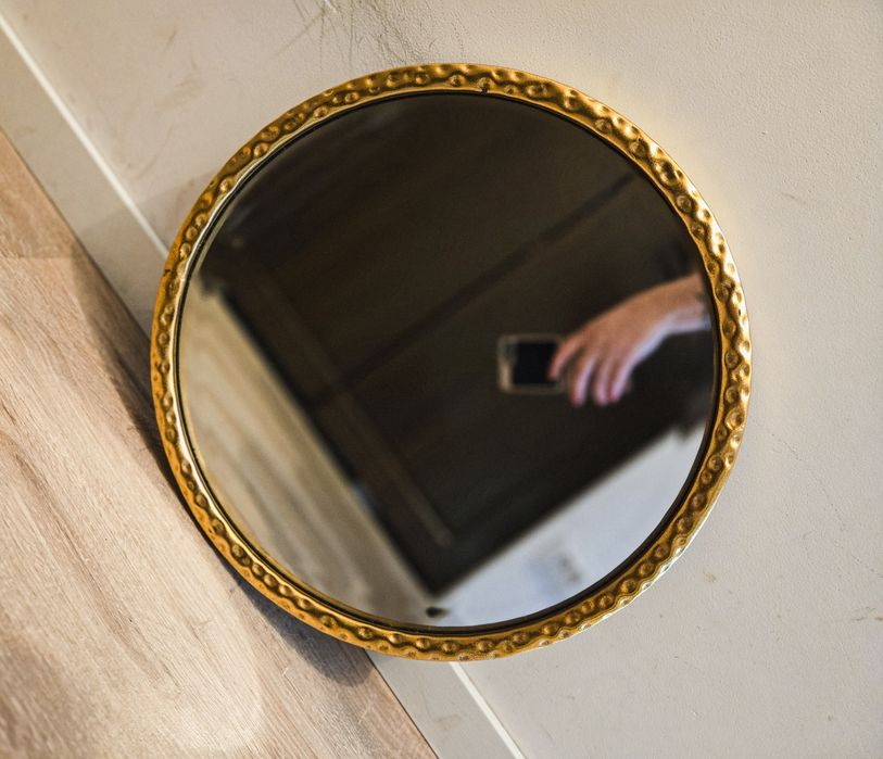 Sklum lustro ścienne w złotej żłobionej ramie