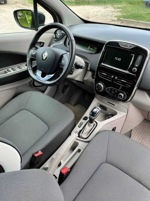 Рено Zoe 2016 року