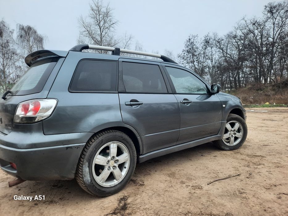 В продаже Mitsubishi autlender 2003 года.  На 4 газу .На полнейшем ход