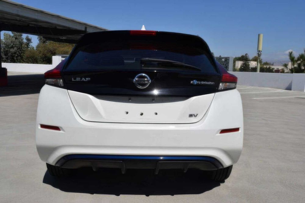 Nissan LEAF SV      2019