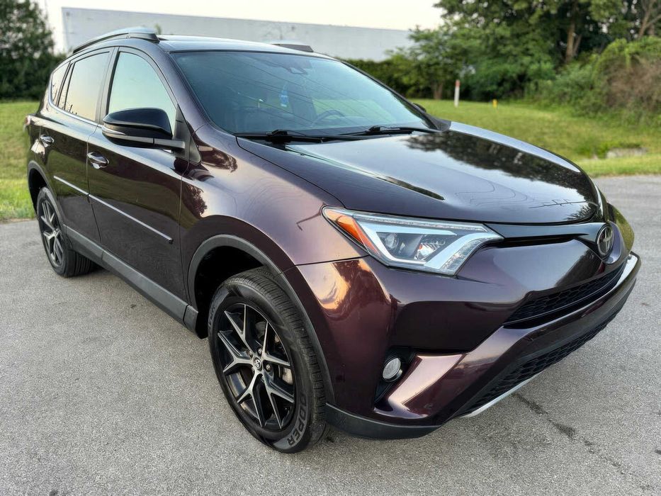 Toyota RAV4 SE      2018